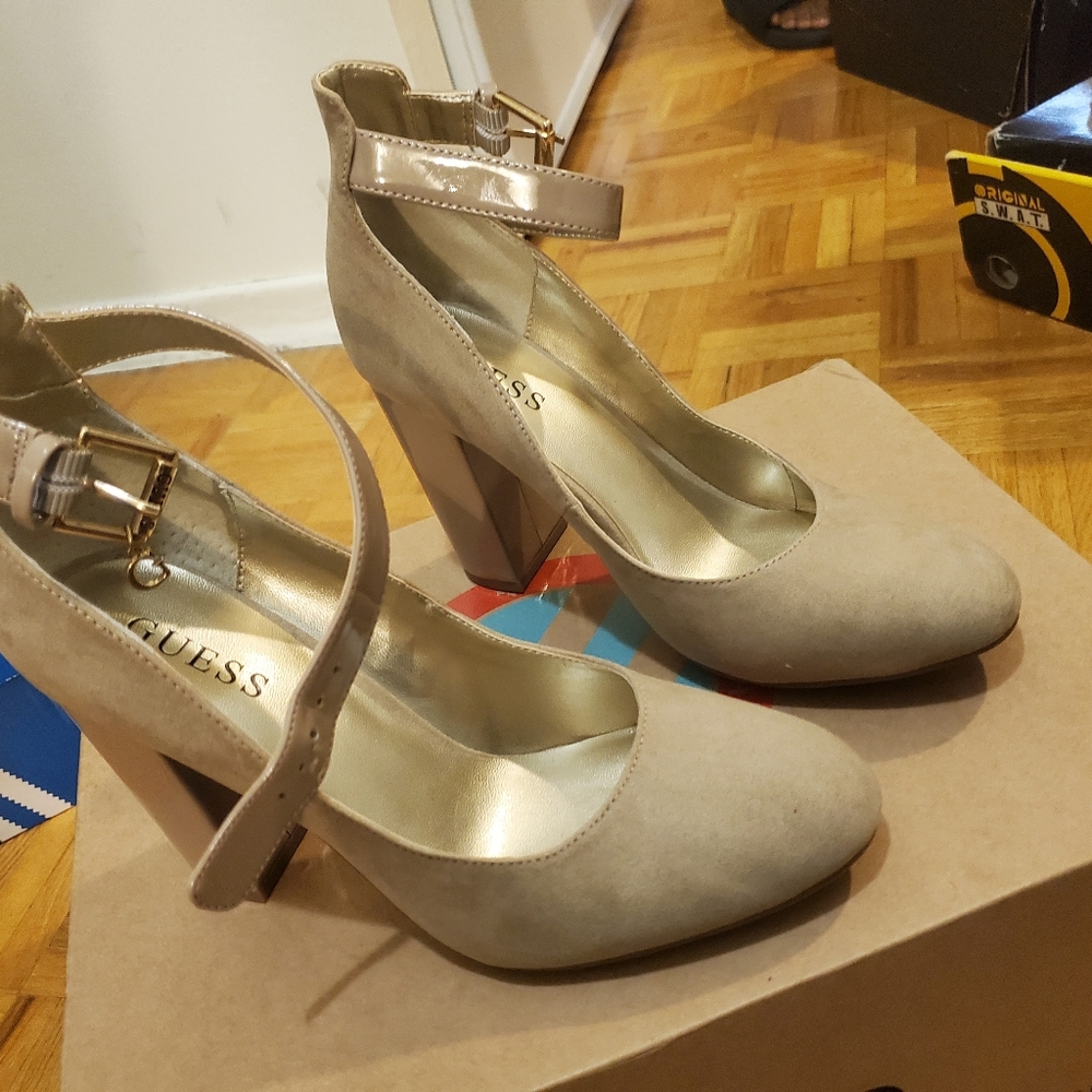 Close toe heels